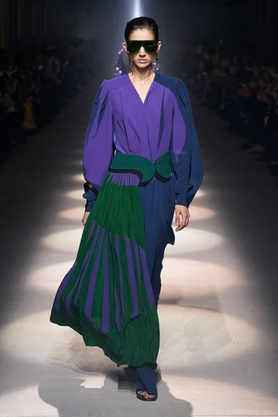 Look 25